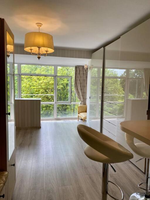 Downtown Studio - Ultra Central With Park View Bucarest Exterior foto